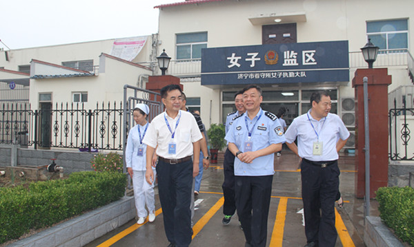 我院院长孙新蕾到济宁市看守所看望慰问一线干警